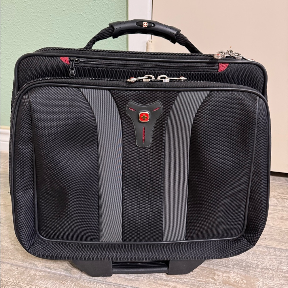 Swiss Gear Wheeled Wenger Granada Laptop Bag Suitcase EUC